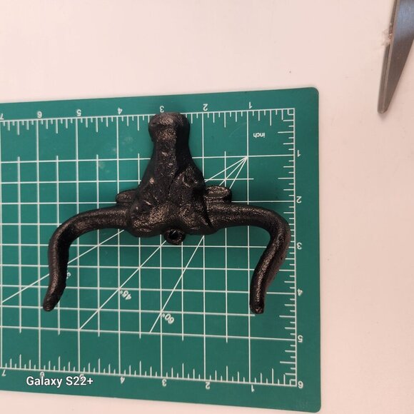 Cast Iron Bull Head Shaped Hat Holder Wall Coat Hook With Rustic Black Finish De - Picture 7 of 9